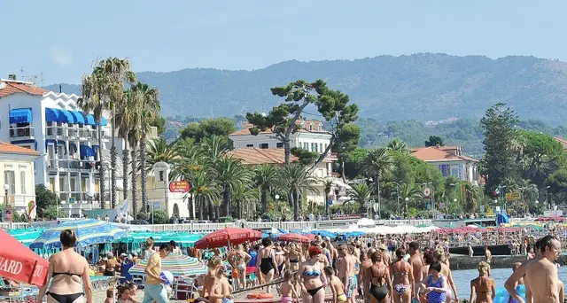 Lega-M5S propongono sanatoria spiagge