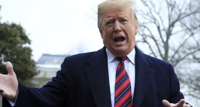 TRump, Messico non fa nulla su carovane