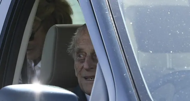 Filippo al volante, non aveva cintura