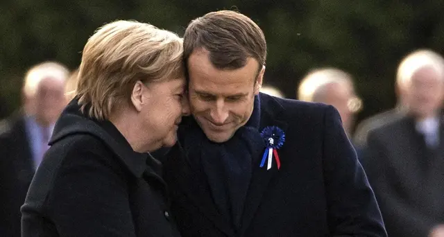 Trattato, contestati Merkel e Macron