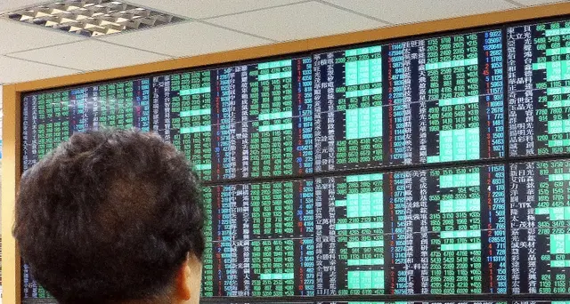 Borsa Shanghai poco mossa, apre a -0,08%