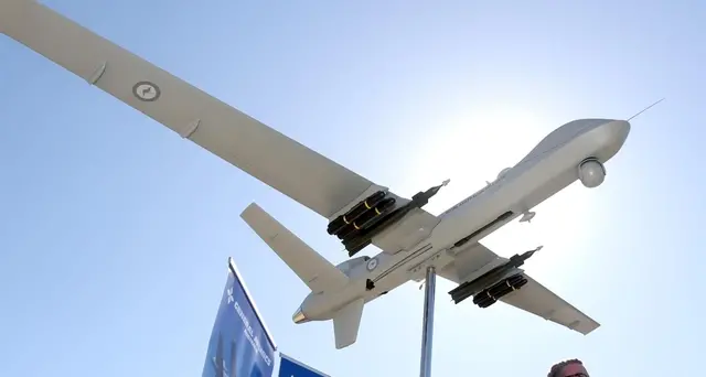 Droni, stop voli all'aeroporto di Newark