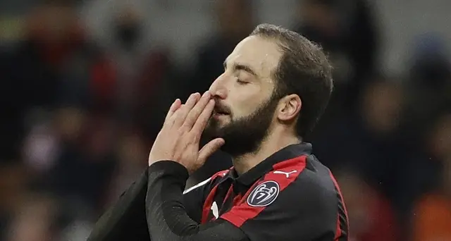 Higuain vola a Londra,visite con Chelsea