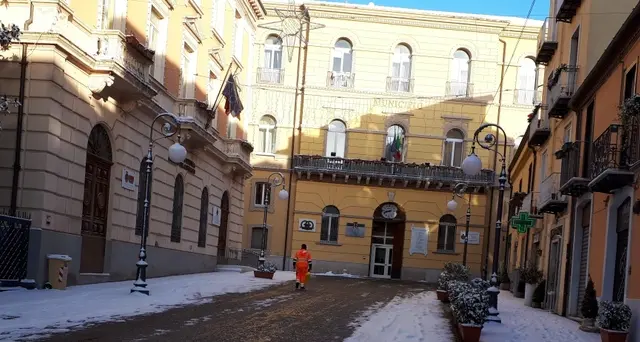 Nevica a Potenza, domani scuole chiuse