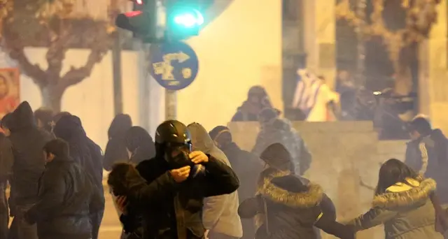 Macedonia: lacrimogeni su protesta Atene