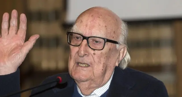 Da Camilleri a Benigni appello migranti