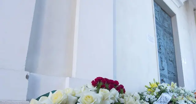 Folla ai funerali di Stefania Crotti