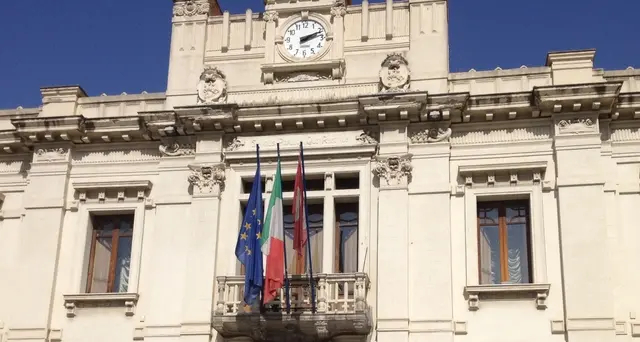 Saluto romano consigliere Fi Reggio C.
