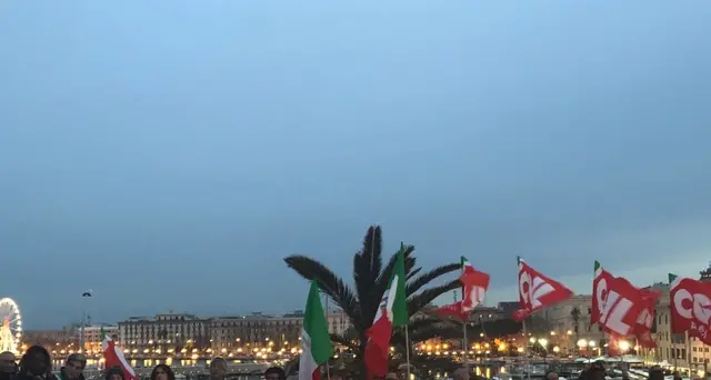 Sea Watch, flash mob a Bari