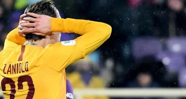 Roma contestata dai tifosi a Trigoria
