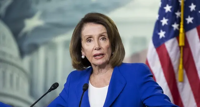 Pelosi a Trump: niente soldi per il muro