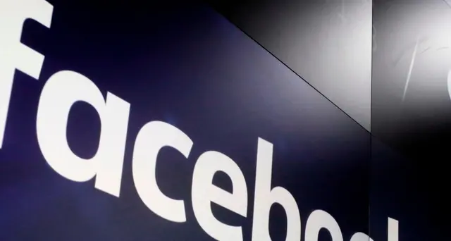 Fb e Twitter, stretta sui falsi account