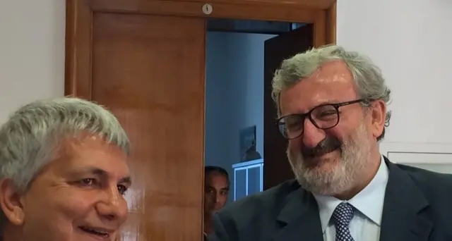 Vendola ad Emiliano, polemica delirante