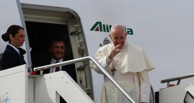 Papa in viaggio per Abu Dhabi