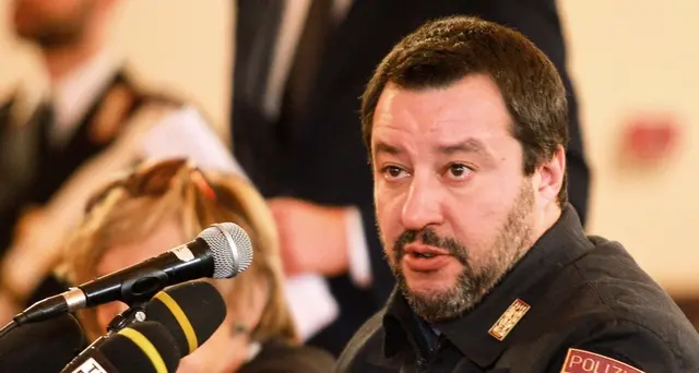 Agenti pro-salvini,accertamenti Questura