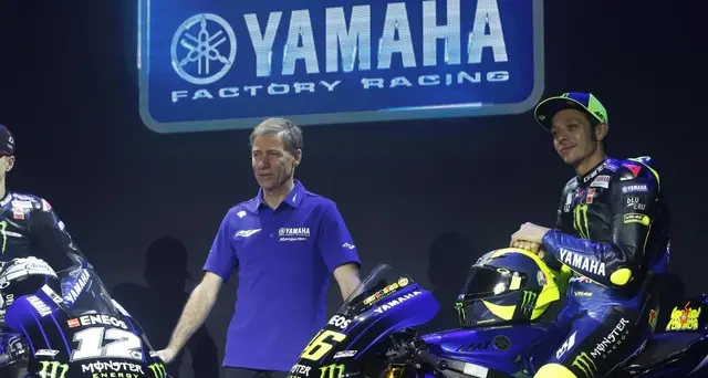 Yamaha nera e blu, Rossi \"Mi piace\"