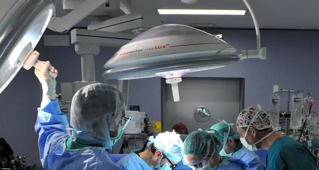 Primo impianto permanente mano robotica