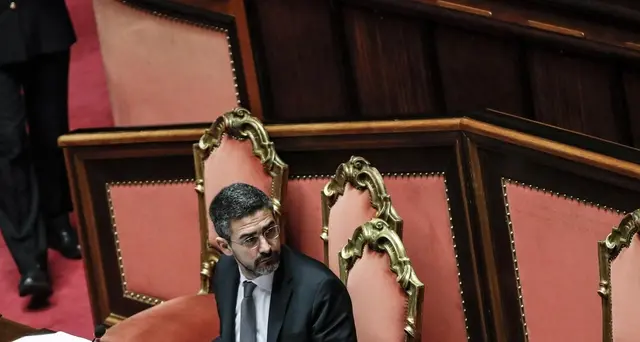 Fraccaro: ok ddl, verso Parlamento nuovo