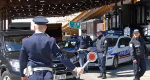 M.Bianco,fermato furgone con 12 migranti