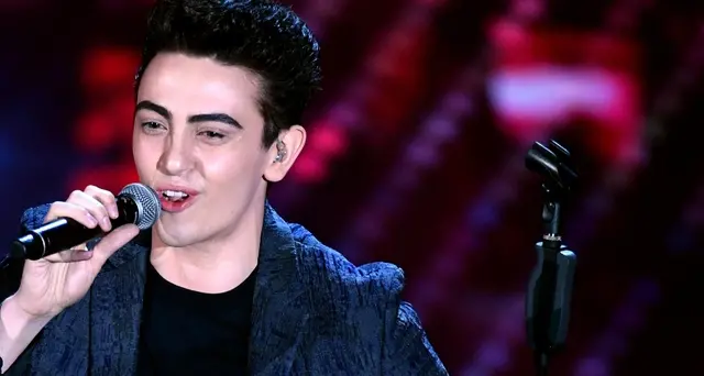 Il cantante Michele Bravi indagato per omicidio stradale