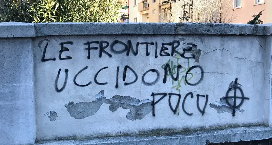 Scritte sui muri ai Piani, al setaccio le telecamere