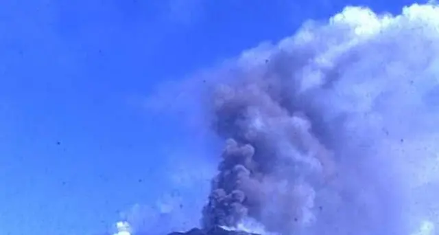 Cenere da Etna, chiuso uno spazio aereo