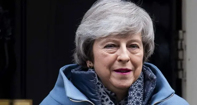Governo May battuto sulla sua mozione