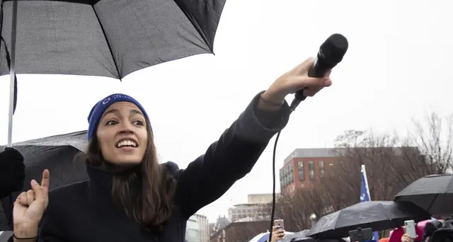 Ocasio-Cortez tenta blocco emergenza