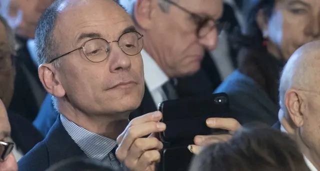 E. Letta scherza su libro di Renzi