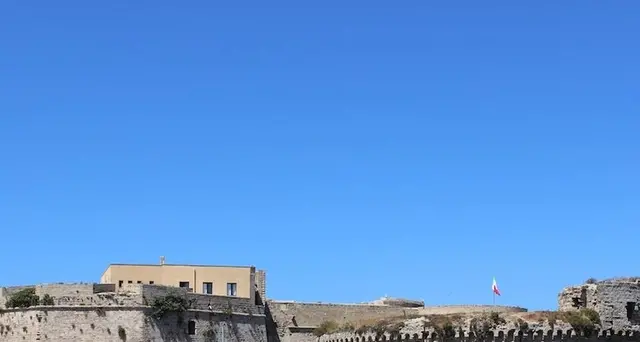 Nigeriano sventa rapina, assunto