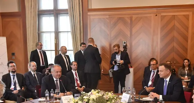 Annullato vertice Visegrad a Gerusalemme