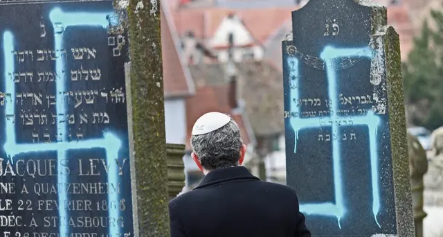 Nuove scritte antisemite a Parigi