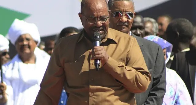 Sudan, Bashir scioglie il governo
