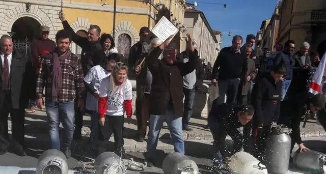 Latte: assalto armato ad autocisterna