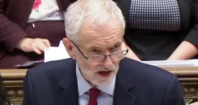 Corbyn invoca 'voto confermativo popolo'