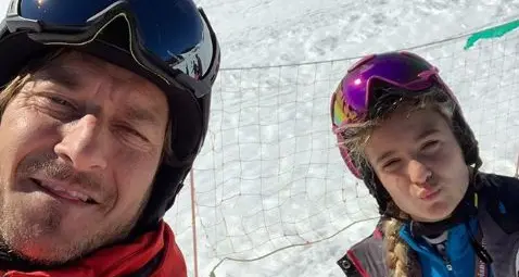Francesco Totti impara a sciare sulle nevi della Val Gardena