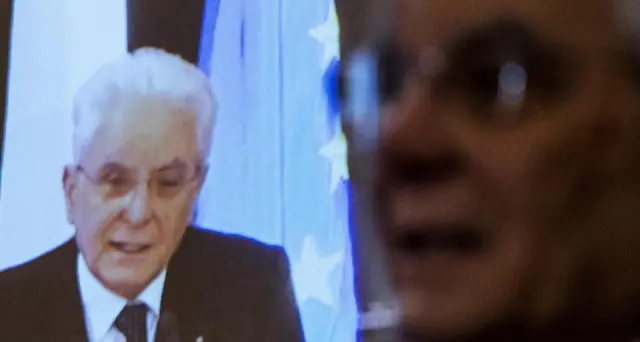 Mattarella, pensare a prossimi decenni