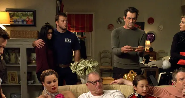 Torna Modern Family, tra amori e addii