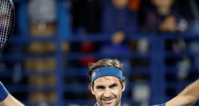 Federer in finale a Dubai con Tsitsipas