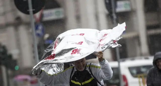 Allerta meteo, venti forti al centronord