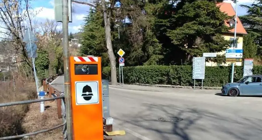 Auto di corsa in via Plose, arriva il quinto speedcheck
