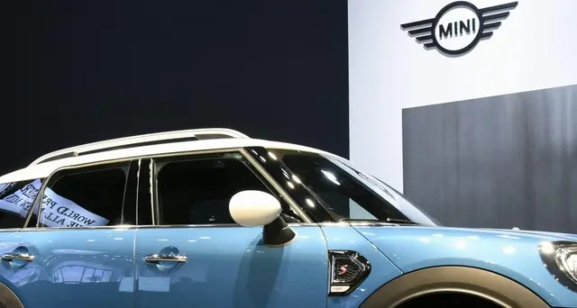 Bmw e Toyota minacciano fuga da Gb