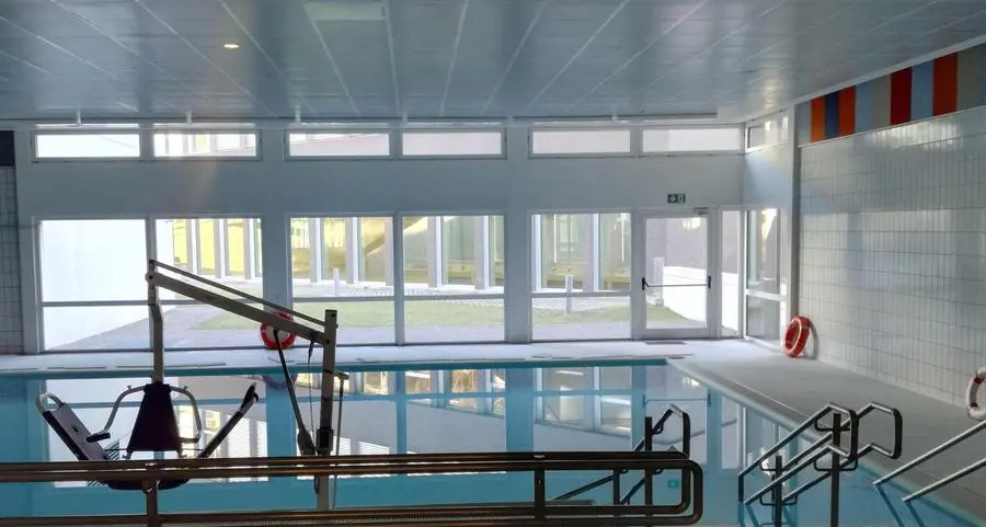 Riapre la piscina per i disabili