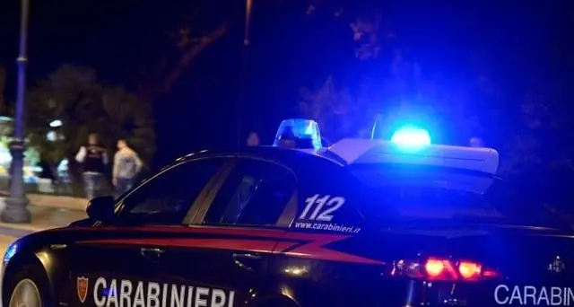 Fa prostituire figlia per giocare a slot