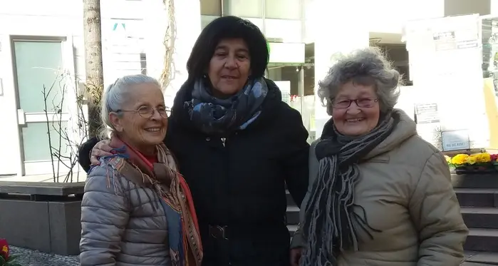 Fiori in piazza per la ricerca sul cancro