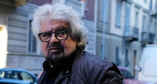 Grillo contestato a Lecce per Tap e Ilva