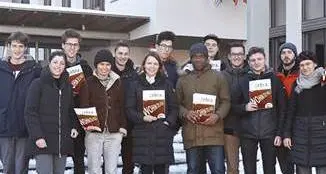 Gli studenti fanno i giornalisti I temi? Rifugiati e smartphone