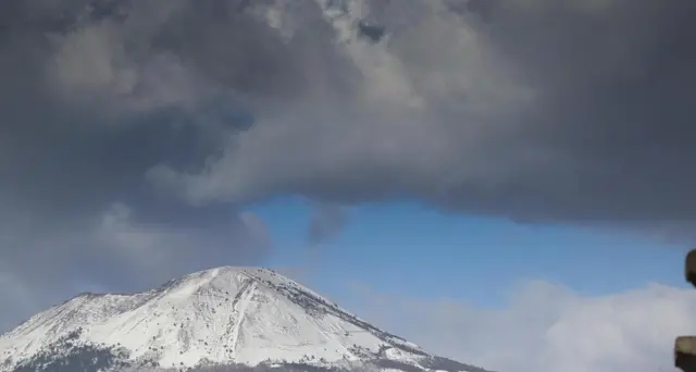 Torna la neve sul Vesuvio