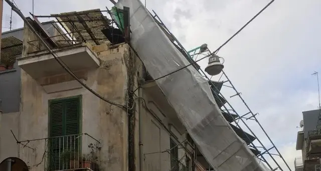 Vento forte, chiuso tratto autostrada A2