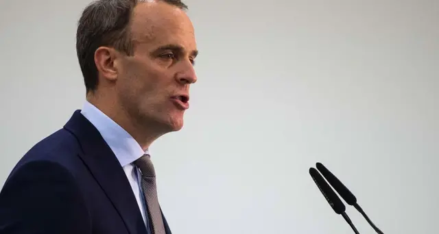 Gruppo falchi Tory e Dup, no a May